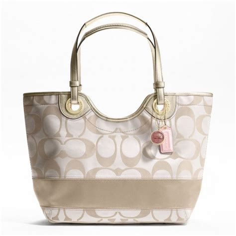 Small Handbags: Coach Tote Bags On Clearance