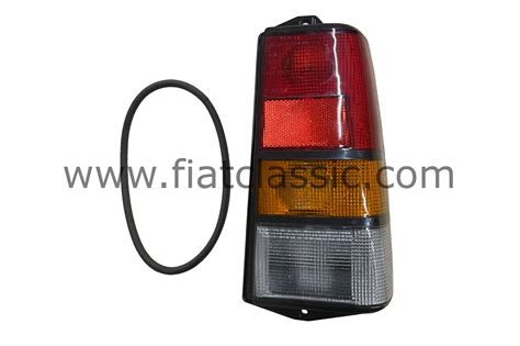 Rückleuchte Rechts Komplett Fiat Panda 141 Oldtimer Ersatzteil