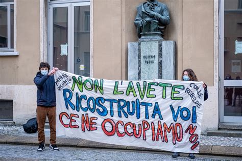 Milano Liceo Parini Occupato Le Foto Corriere It