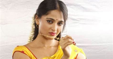 Anushka Shetty Hot Vaanam Tamil Movie Stills Actress Shots