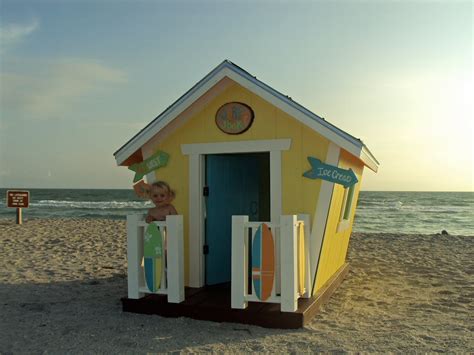 Tiny House Wallpaper - WallpaperSafari