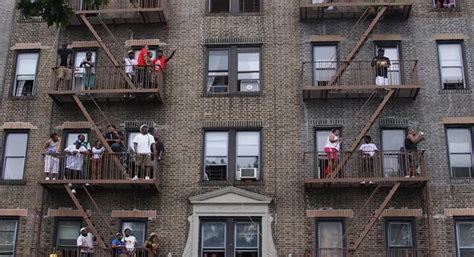 Early Addition Naked Arkansas Man Disrupts Local News Interview