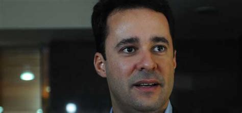 Deputado federal dá parecer favorável a projeto que restabelece a cura gay Politica Estado