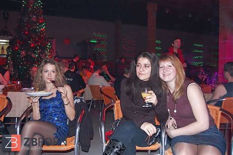 Nylon Upskirt Gam ZB Porn