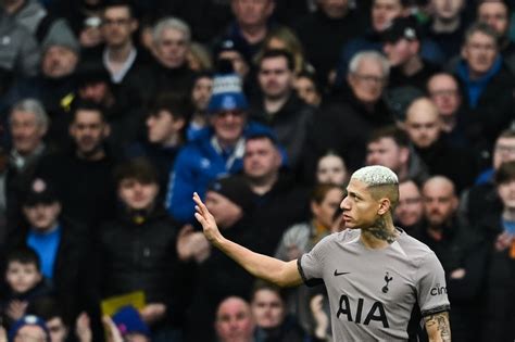 Richarlison Marca Duas Vezes Mas Tottenham Cede Empate Para O Everton