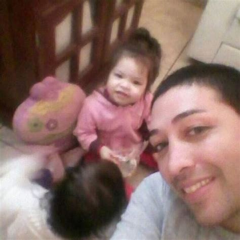 Coppia Gay Adotta Bambina Con Hiv Che Era Stata Rifiutata Da Famiglie