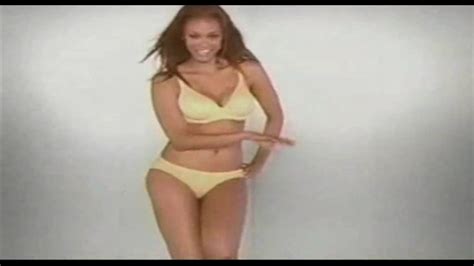 Tyra Banks Victoria S Secret Yellow Bra 000180 Porn Pic