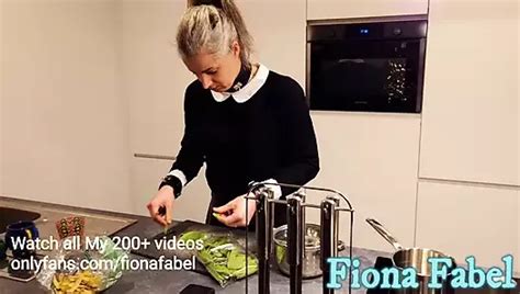 Blonde Sklavin Auf Auktion Verkauft Xhamster