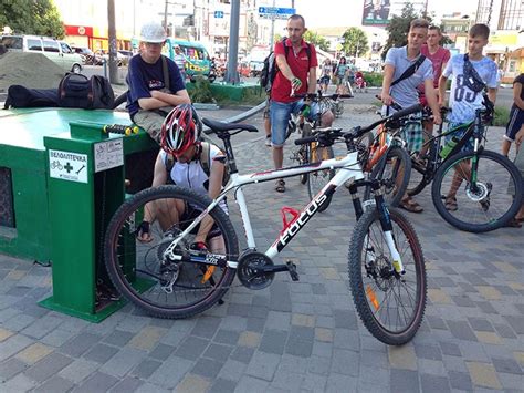 У Хмельницькому можна безкоштовно ремонтувати велосипед у центрі міста ...