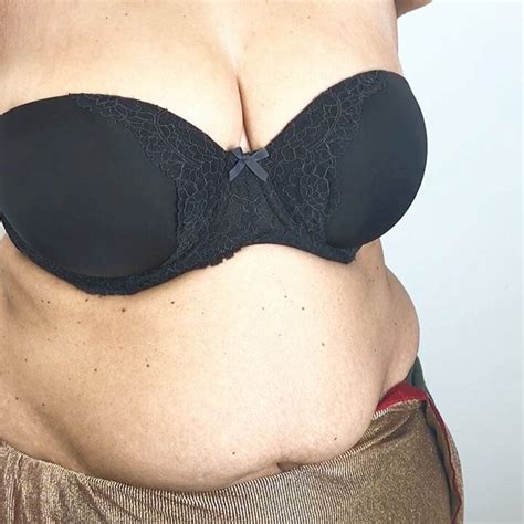 Calda Milf Indiana In Sari Sexy Che Mostra Le Sue Curve Xhamster