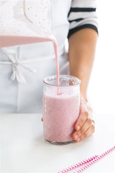 Mixed berry yogurt smoothie | Recipe | Berry smoothie with yogurt ... 