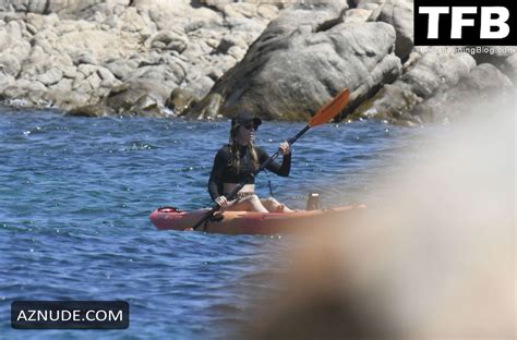 Jessica Biel Sexy Seen Flaunting Her Hot Bikini Body On A Yacht Alongside Justin Timberlake In