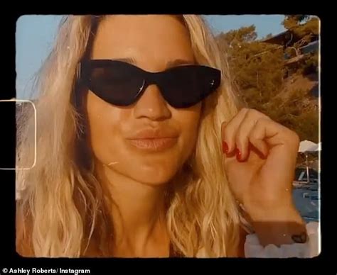 Ashley Roberts Flaunts Her Enviable Figure In A Strapless Gold Bikini Daily Mail Online