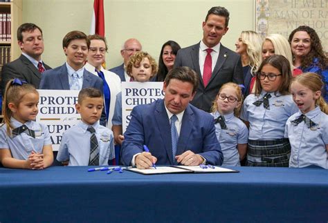 Florida DeSantis extiende a todos los grados escolares la polémica ley no digas gay