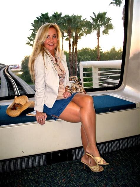 Sexy Milf Melissa Shesfreaky