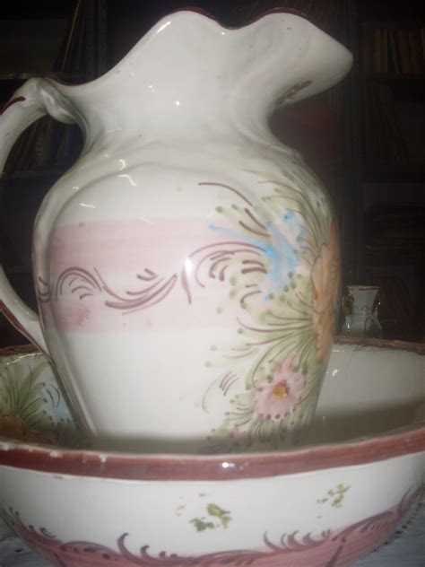 Jarra E Bacia De Porcelana Antiga - Mostruário Virtual Diálogo & Cultura: Jarra Com Bacia em Porcelana Antiga!