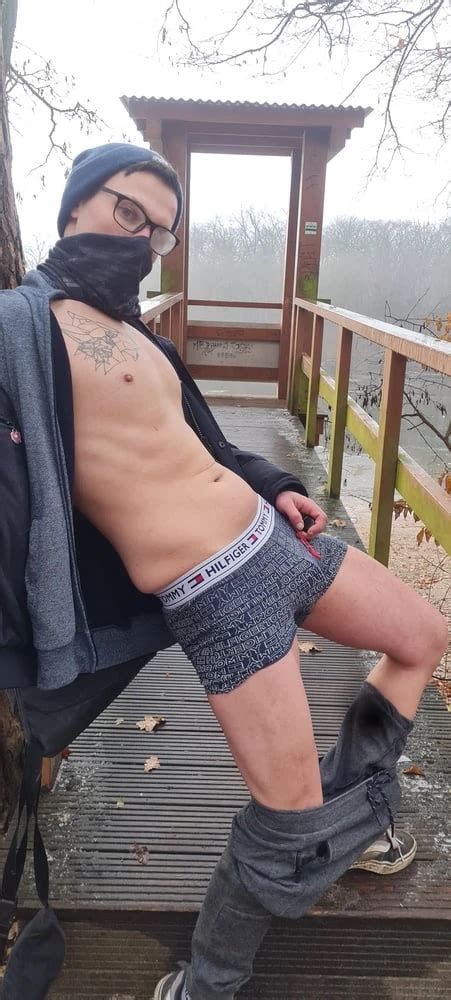 Teen Naked Walk At The Pit Nude Pics XHamster