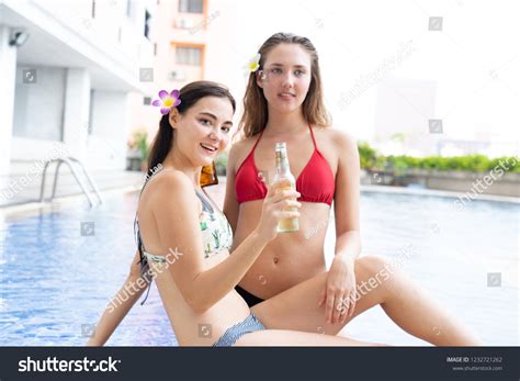 Sexy Hot Girl Wearing Bikini Dancing库存照片 Shutterstock