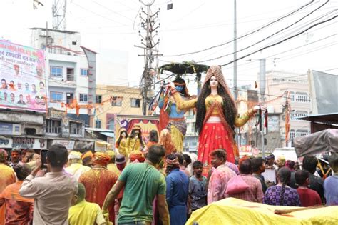 Rang Panchami 2024 भोपाल में छाया रंगपंचमी का उल्लास चल समारोह में भूत पिशाच बने हुरियारे रहे