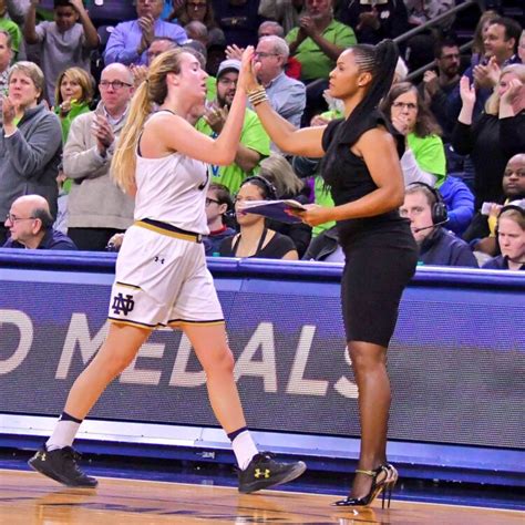 Hot Sexy Niele Ivey Bikini Pics