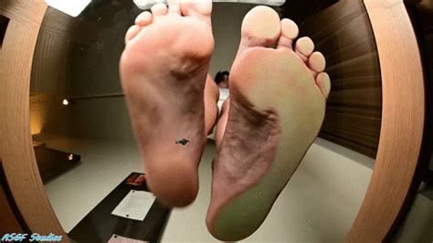 4K Zasha On The Glass SQUISH MP4 Amateur Soles Giantess And