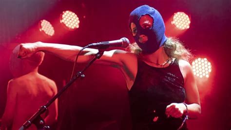 Pussy Riot Putin Nos Ha Hecho M S Fuertes M Sica