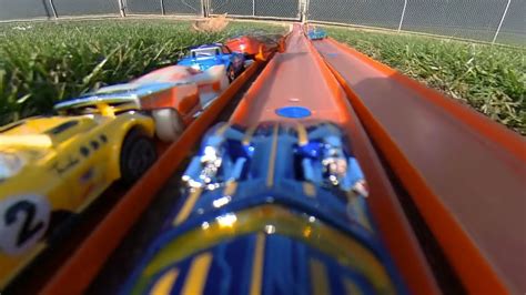 Take a º Ride in a Hot Wheels Car