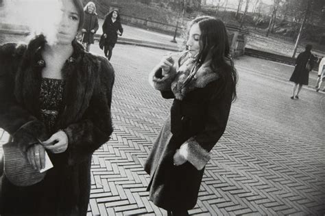 Garry Winogrand’s Women are beautiful – 50 years later