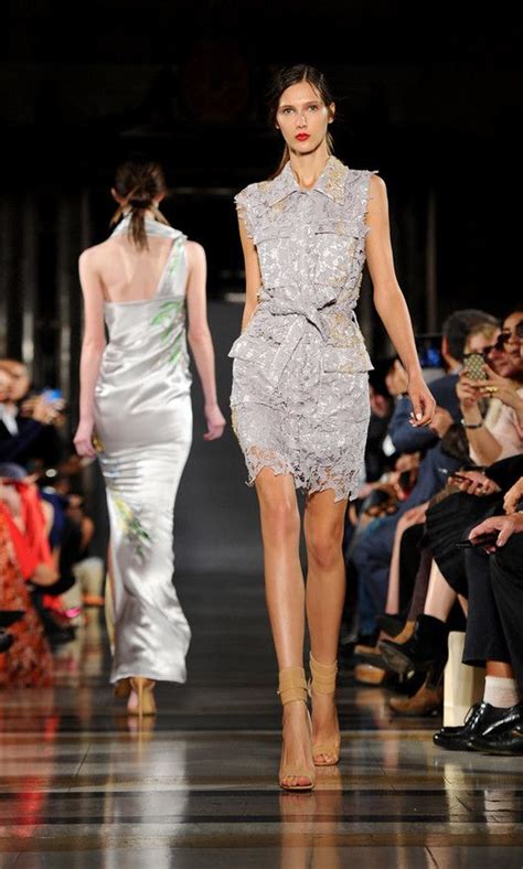 Pin su Isabel Garcia Gold Label- London Fashion Week SS'15