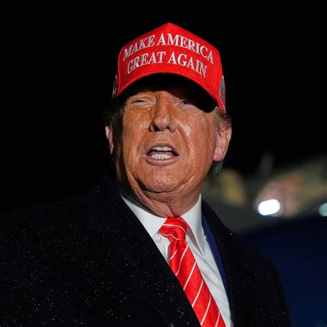 Man arrested for trying to scale fence at Trump's Mar-a-Lago club