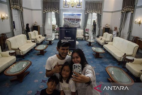 Wisata Sejarah Gedung Pakuan Di Bandung Antara News Jawa Barat