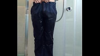 Guy Orina En Sus Pantalones Por Ti Xvideos