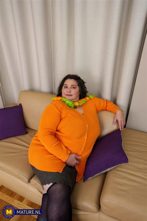 Mature Fatty Edina Flaunts Her Big Booty While Teasing In Stockings CoedCherry