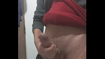 Pajeándose con la ropa puesta XVIDEOS