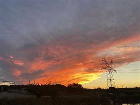 WATCH: LIVE Weather Update with Thunderstorms Are Moving Into the Area | A line of strong to