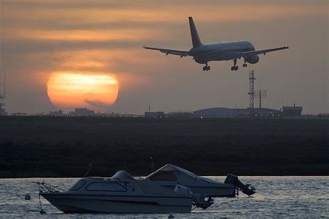 Jet2 757 At Faro Portugal Jet2 Boeing 757 Landing At Faro Flickr