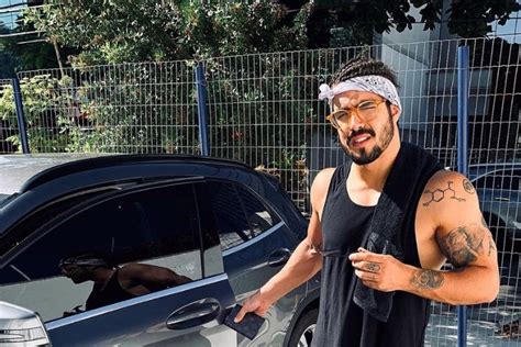 Caio Castro comenta assédio de homens e fala sobre personagem gay em A Dona do Pedaço Portal