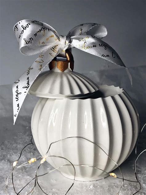 Новогодняя ароматическая свеча «Ёлочный шар» | Ароматические свечи ...