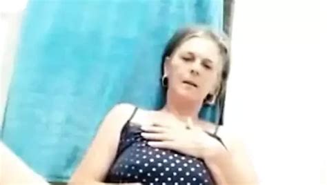 Verheiratete Milf Terri Masturbiert Xhamster