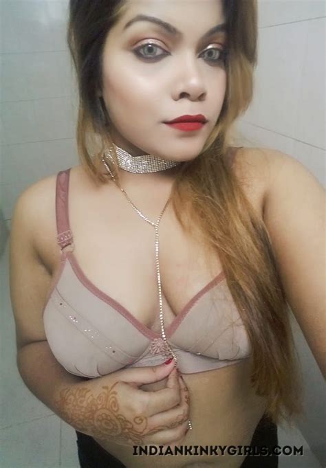 Bangladeshi Girl Topless Showing Huge Tits Indian Nude Girls