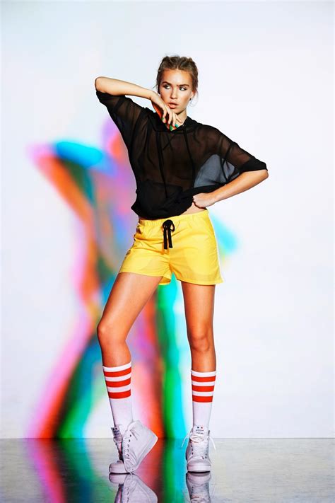 Naked Zoe Cross Added 11 29 2016 By Adam2it