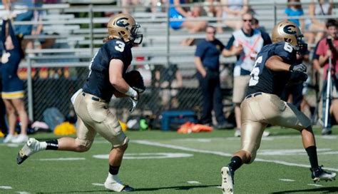 Sweeney Scores Three Rushing Touchdowns In 31 28 Loss To Johnnies