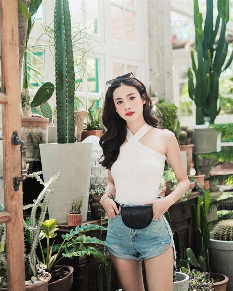 MIX ĐỒ ĐI BIỂN Bikini phải mix theo 2 cách này mới sexy tột cùng