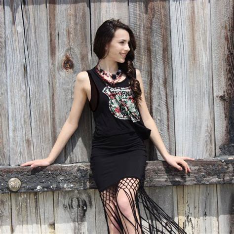 8 Hot Sexy Calista Quinn Bikini Pics