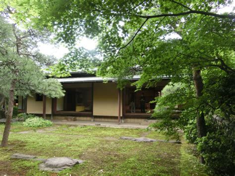 25 猪股 猛 邸 （世田谷区 (現）旧猪股邸 文化勲章受章者の建築家吉田五十八氏の代表作の一つ。武家屋敷風の趣がある数寄屋造りの邸宅） - 東京都