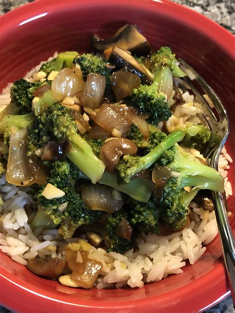 Szechuan Broccoli And Mushroom Stir Fry Rhellofresh