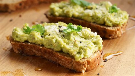 Palta en barra la última tendencia para preparar tostadas en el