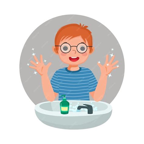 Lindo Niño Mostrando Sus Manos Limpias Después De Lavarse Las Manos Con