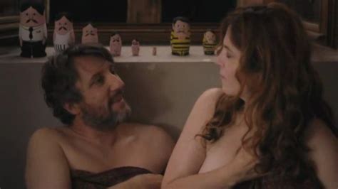 Naked Agn S Jaoui In Comme Un Avion