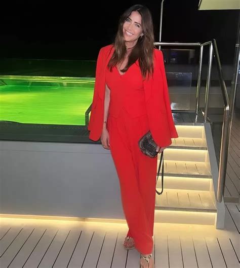 Lisa Snowdon Hailed Such A Babe As She Slips Ageless Figure Into Plunging Bikini Daily Star